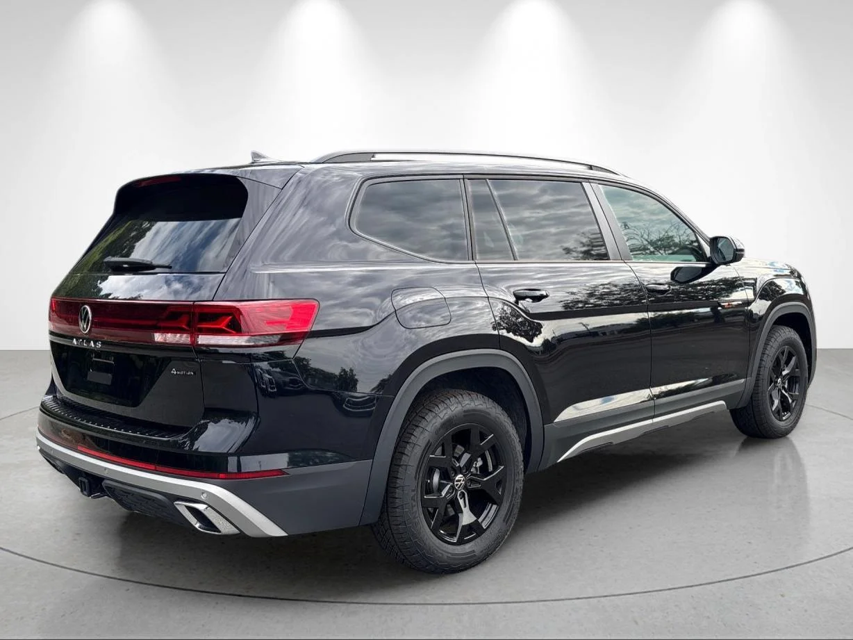 Used 2025 Deep Black Pearl Volkswagen 2.0T Peak Edition image 5