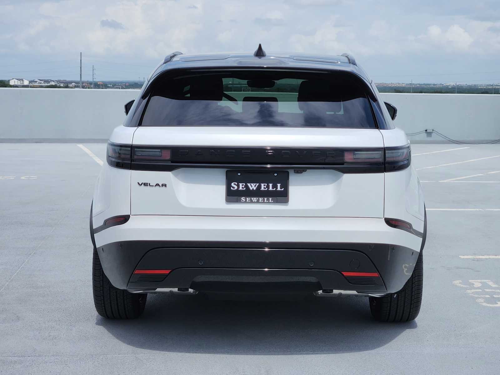 New 2026 Ostuni Pearl White LAND ROVER Belgravia Edition image 6