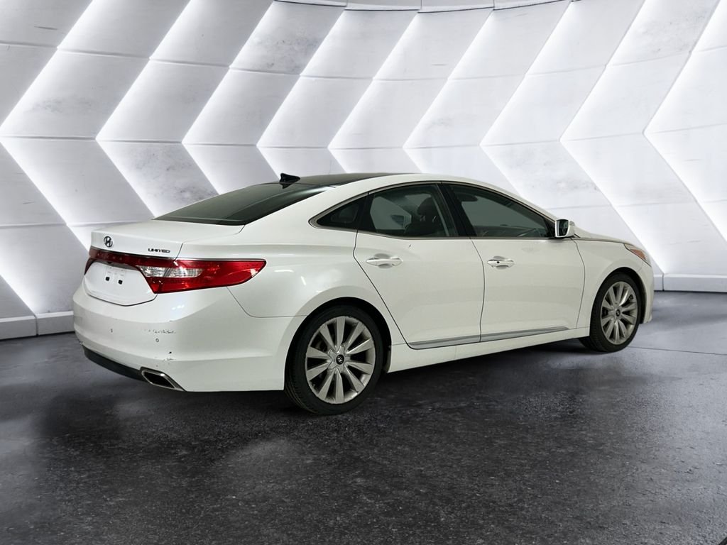 Used 2016 White Hyundai Limited image 4