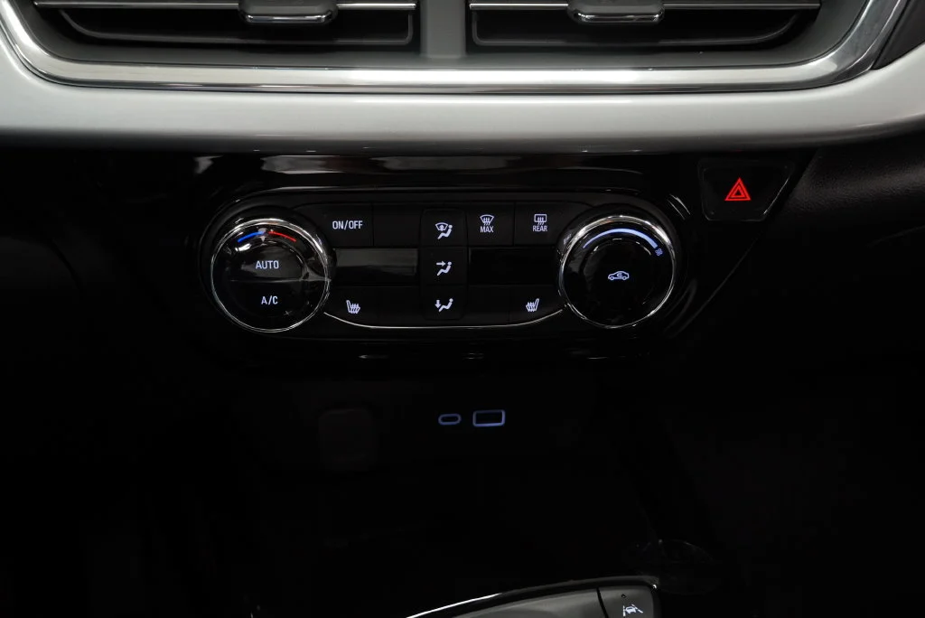 New 2026 Mosaic Black Metallic Chevrolet LT image 18