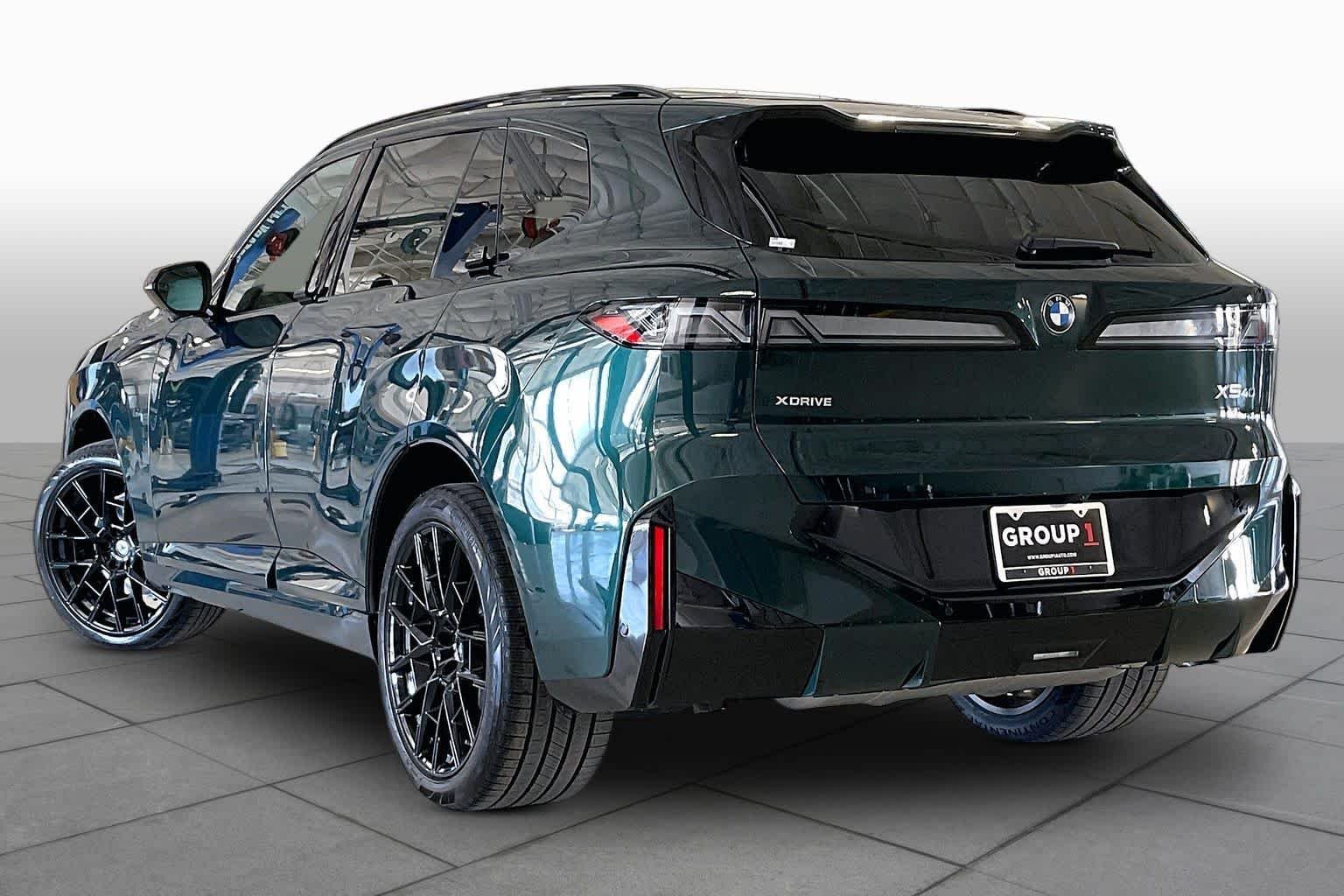 New 2027 Vancouver Green Metallic BMW 40 xDrive image 12