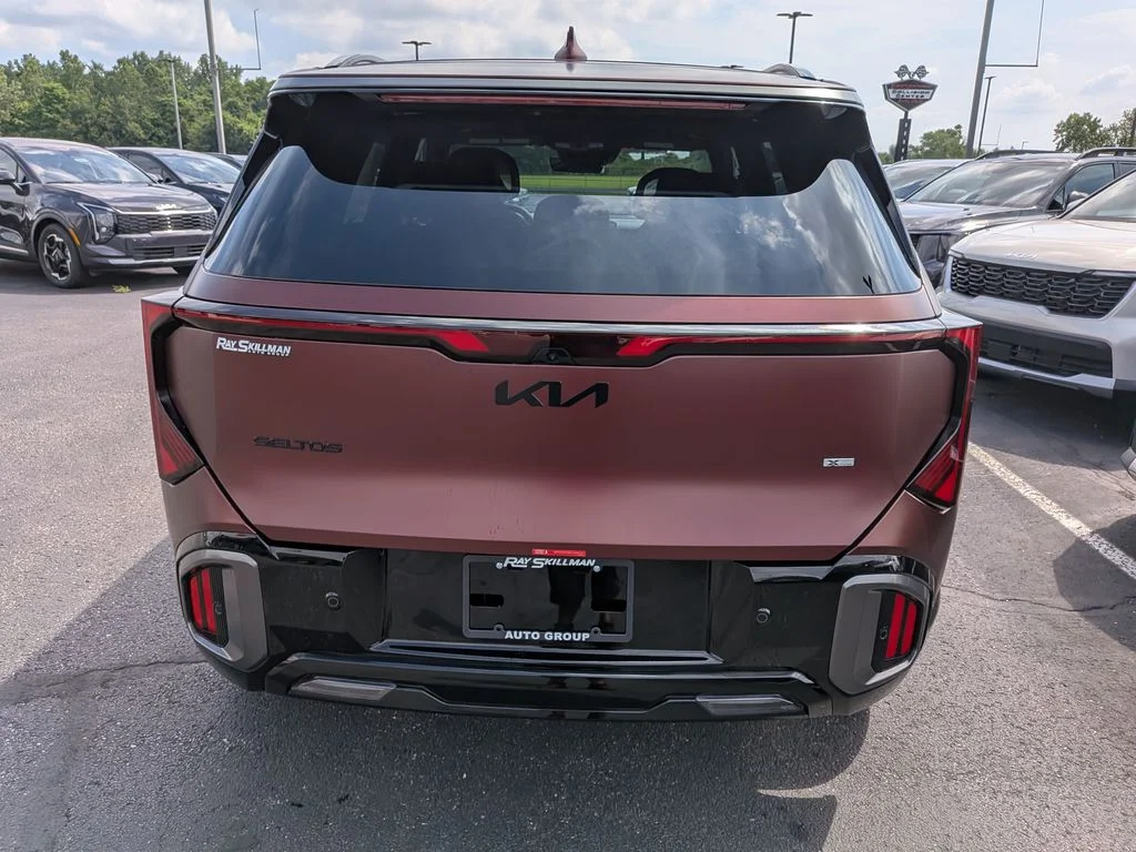 New 2027 Magma Red Matte Kia X-Line S image 33