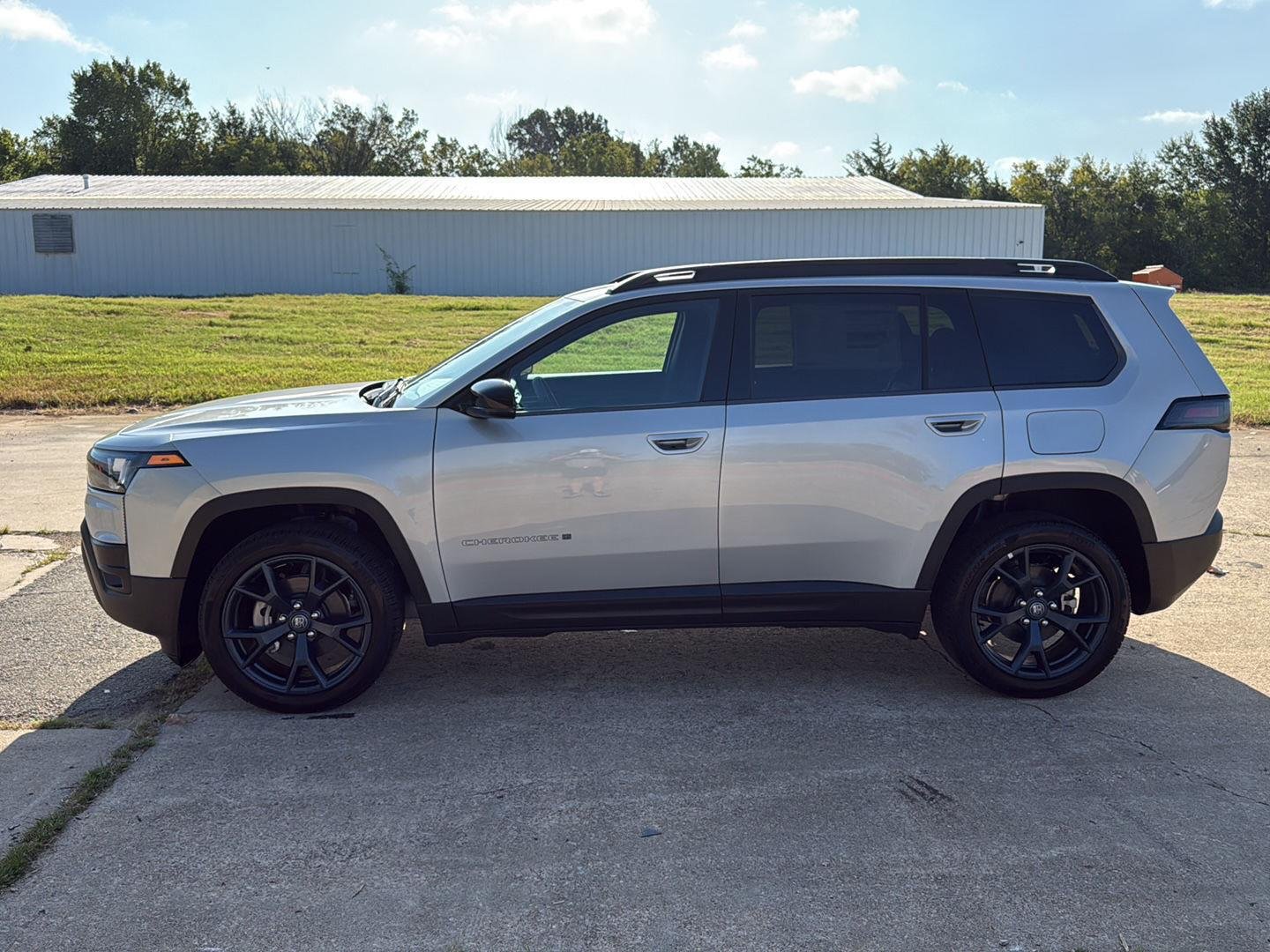 New 2026 Silver Zynith Clearcoat Jeep 85th Anniversary image 4