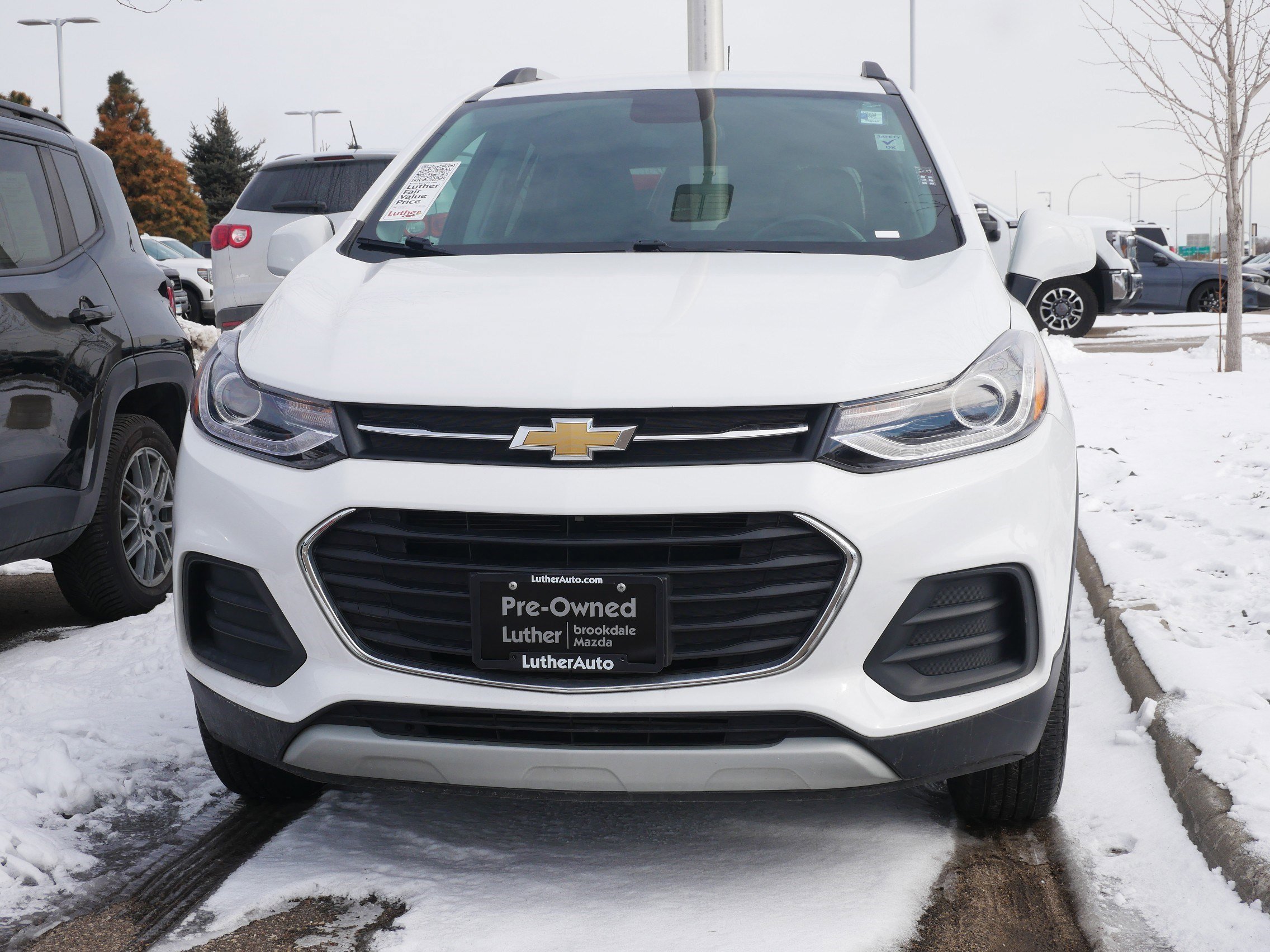 Used 2022 Chevrolet Trax LT with VIN KL7CJPSM6NB565428 for sale in Brooklyn Center, Minnesota