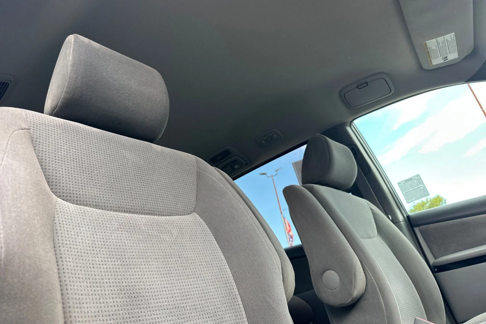 Used 2005  Toyota LE image 22