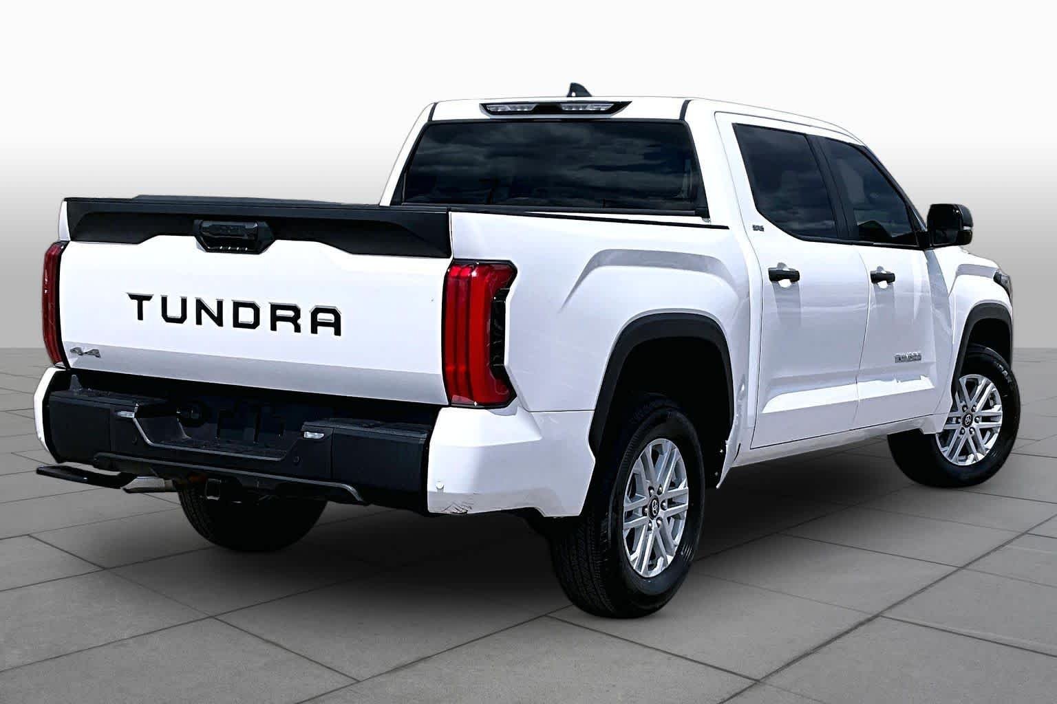 Used 2025 Ice Cap Toyota SR5 image 13