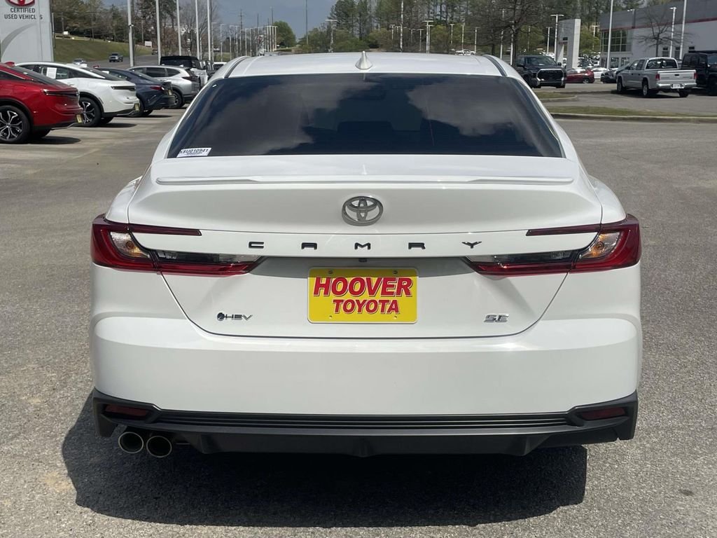 Used 2025  Toyota SE image 3