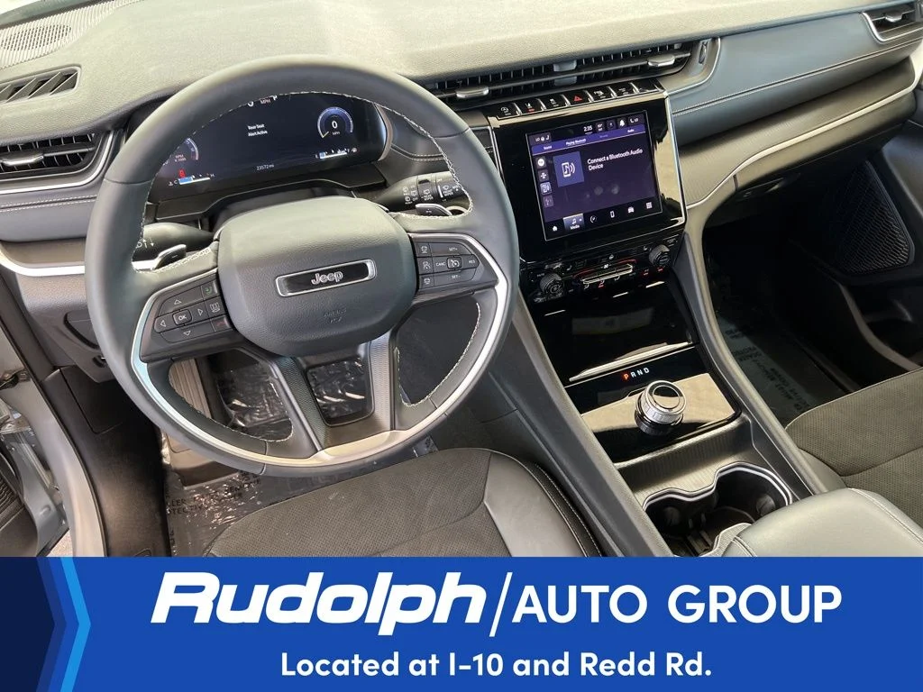 Used 2025 Silver Jeep Altitude image 14