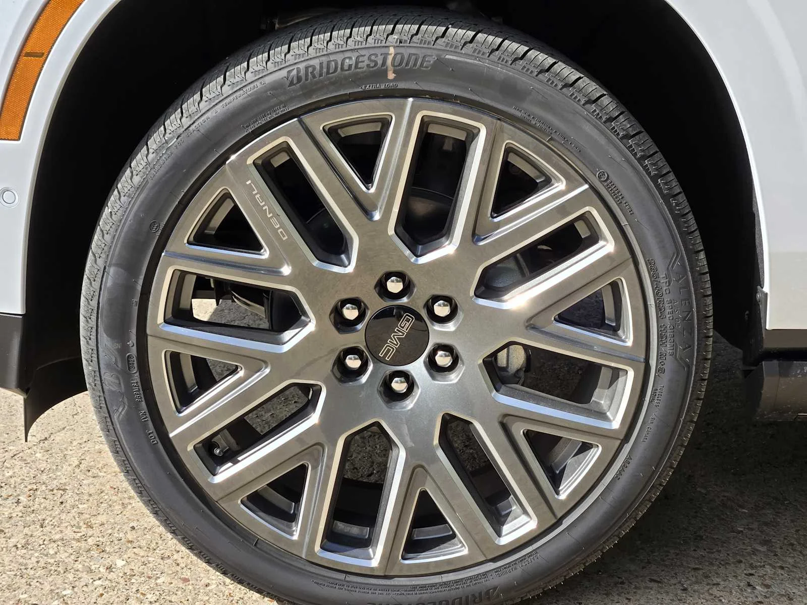 New 2027 Glacier White Tricoat GMC Denali Ultimate image 7