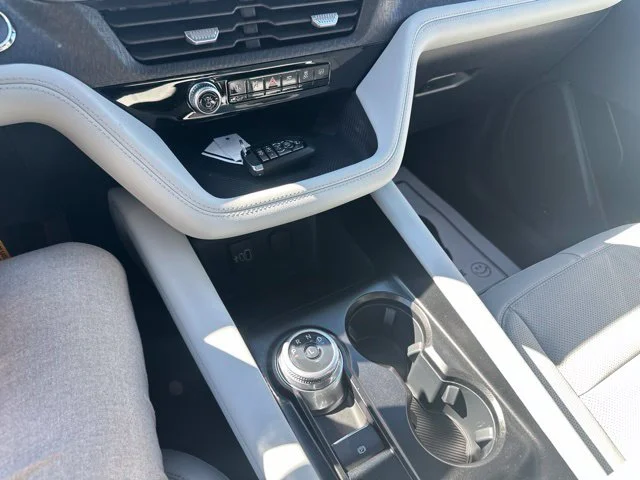 New 2027 Avalanche Gray Ford Platinum™ image 38