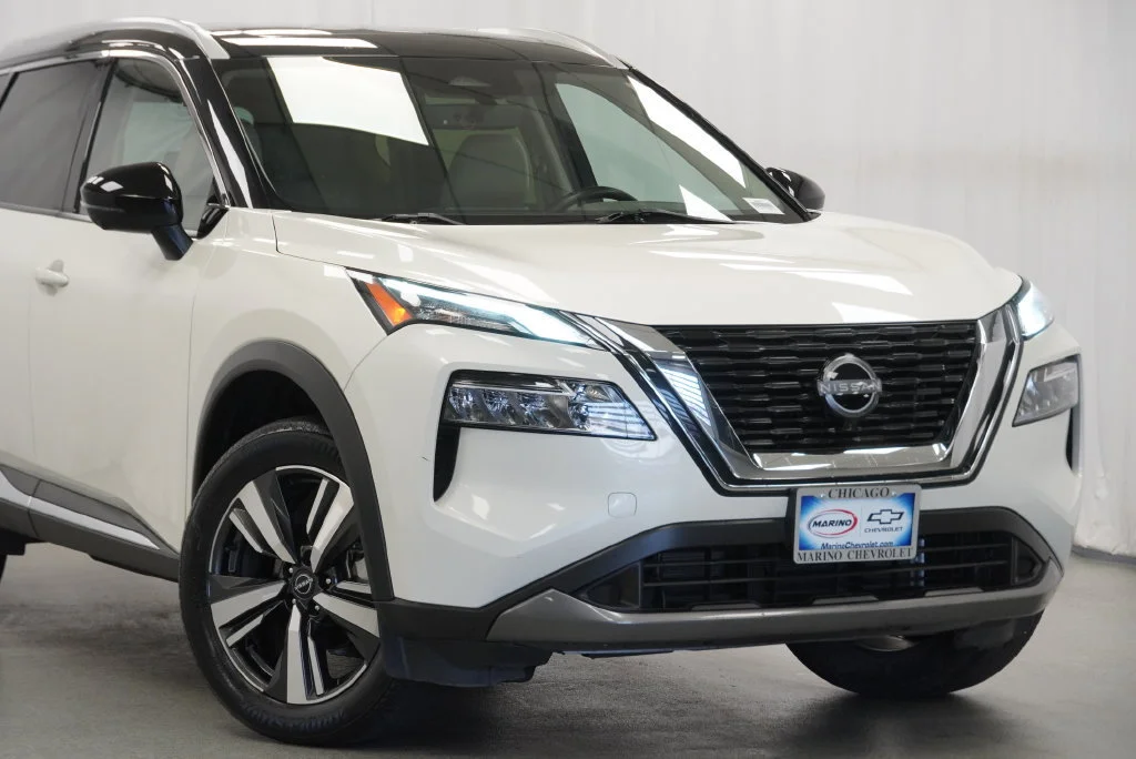 Used 2023 Pearl White Trico Nissan SL image 7