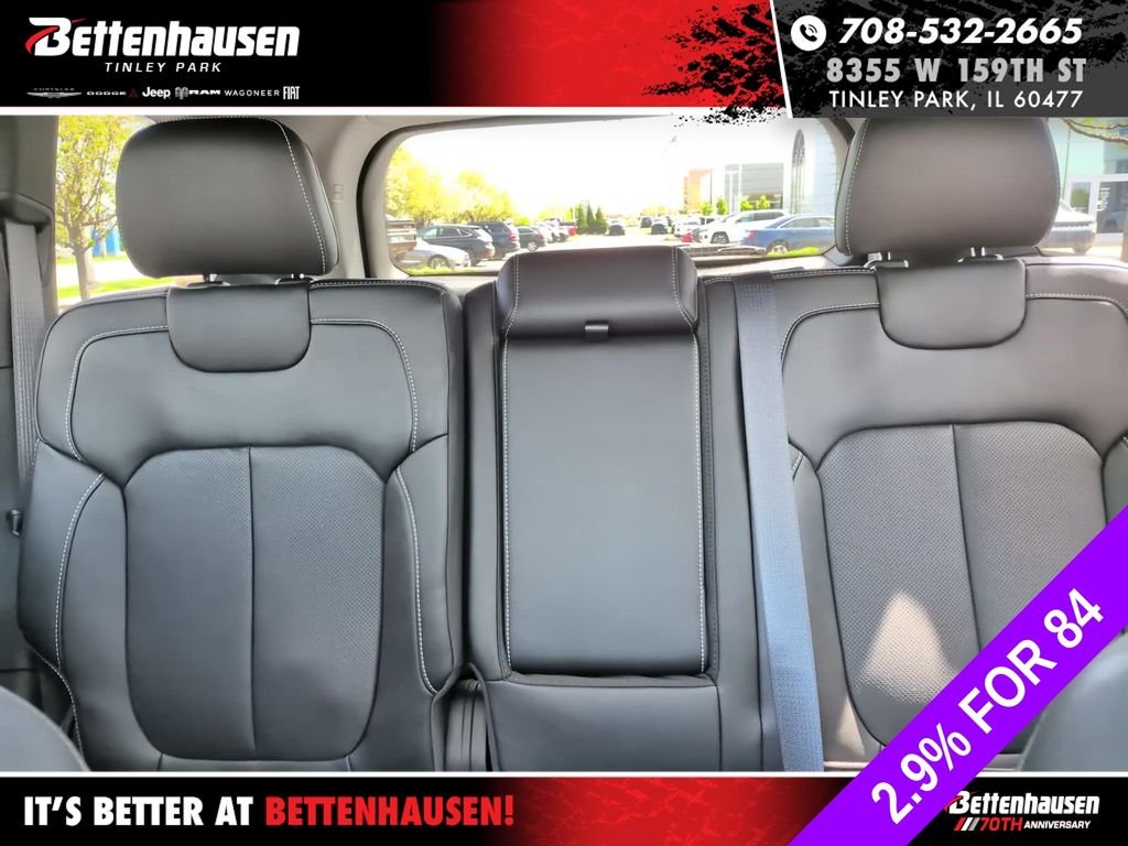 New 2026 Diamond Black Crystal Pearl-Coat Exterior Paint Jeep Limited Reserve image 26