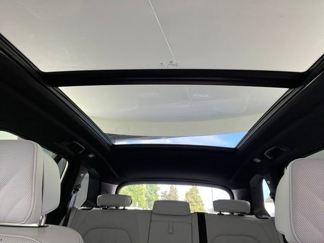 New 2026 Black BMW sDrive40i image 27