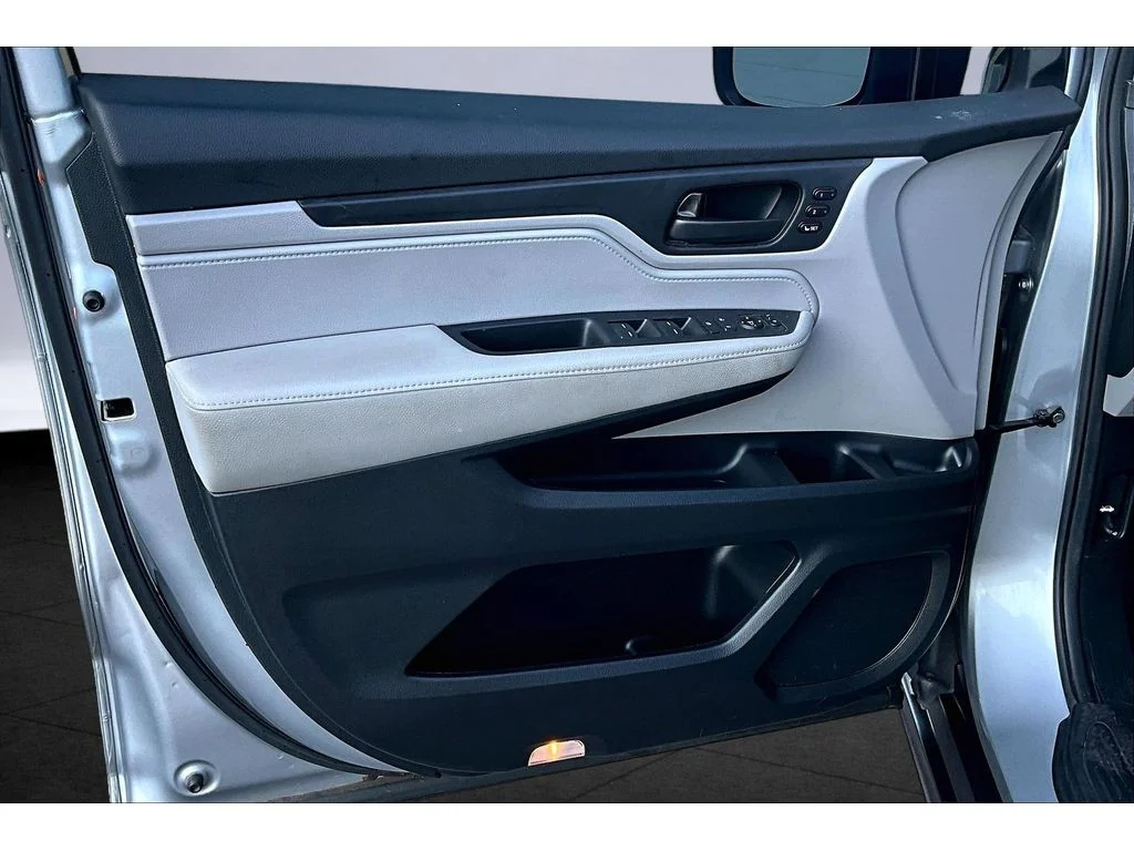 Used 2024 Silver Honda EX-L image 16