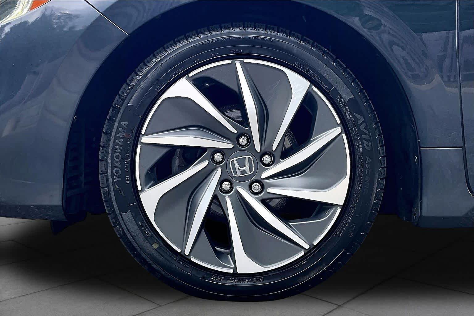 Used 2020 Cosmic Blue Metallic Honda Touring image 11