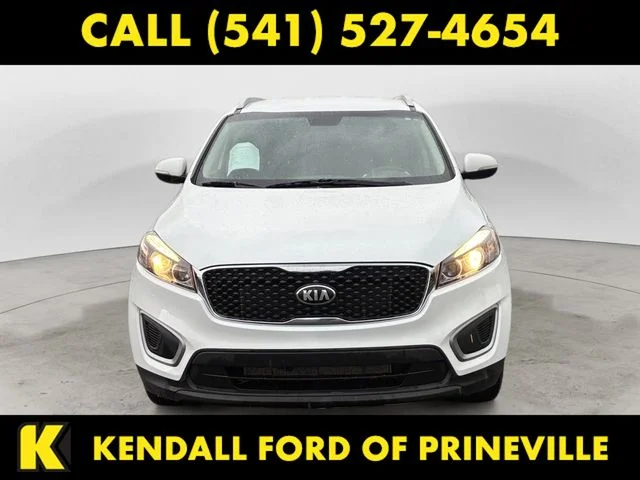 Used 2017 Snow White Pearl Kia LX image 8