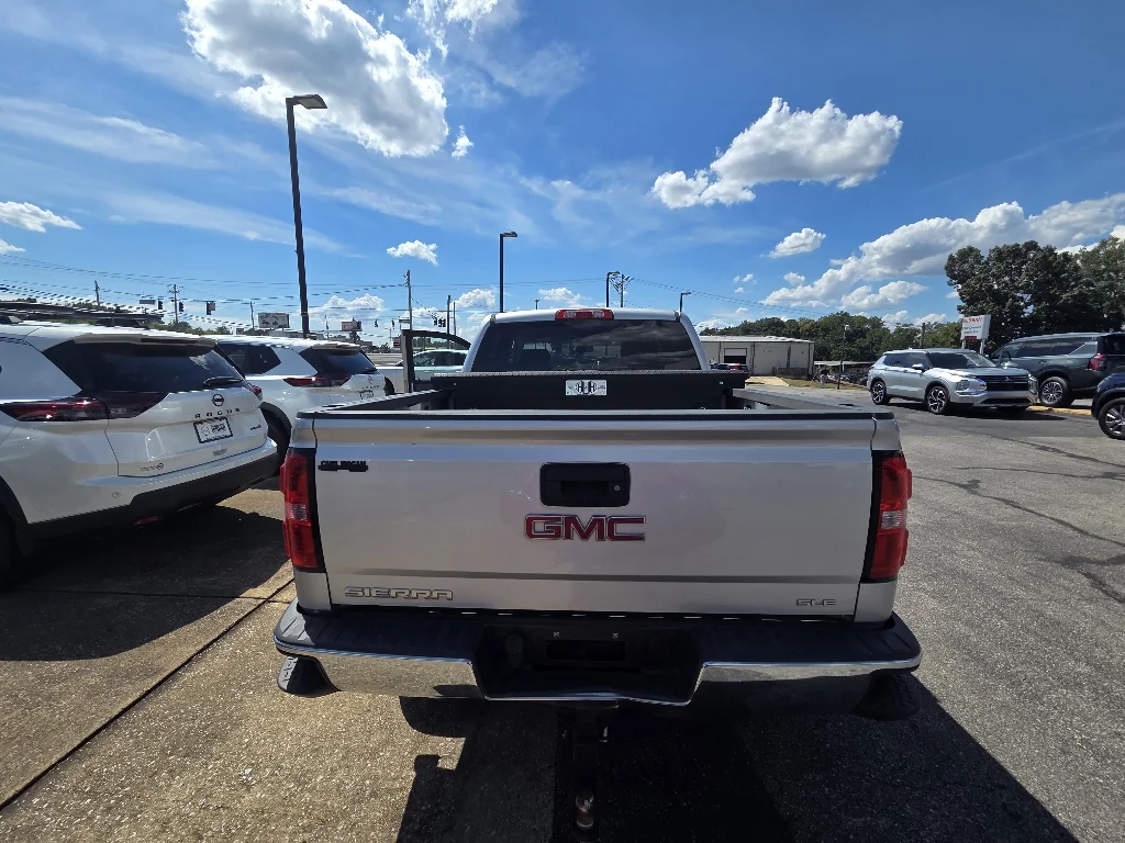 Used 2017 Quicksilver Metallic GMC SLE image 7