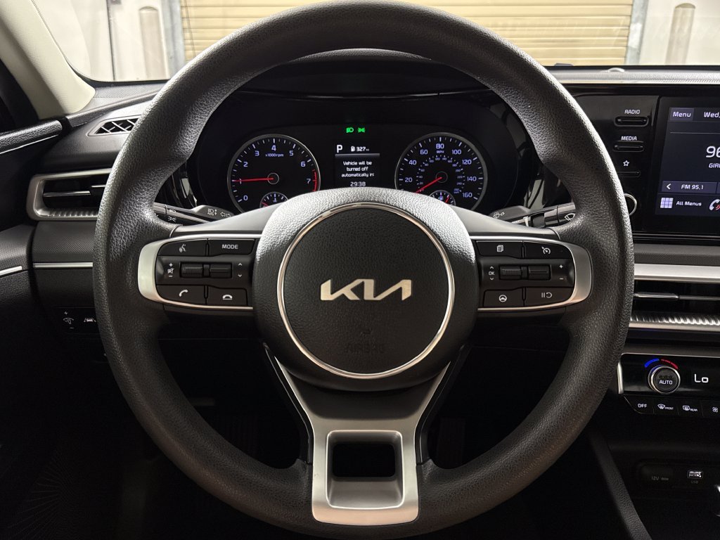 Used 2022 Red Kia LXS image 14
