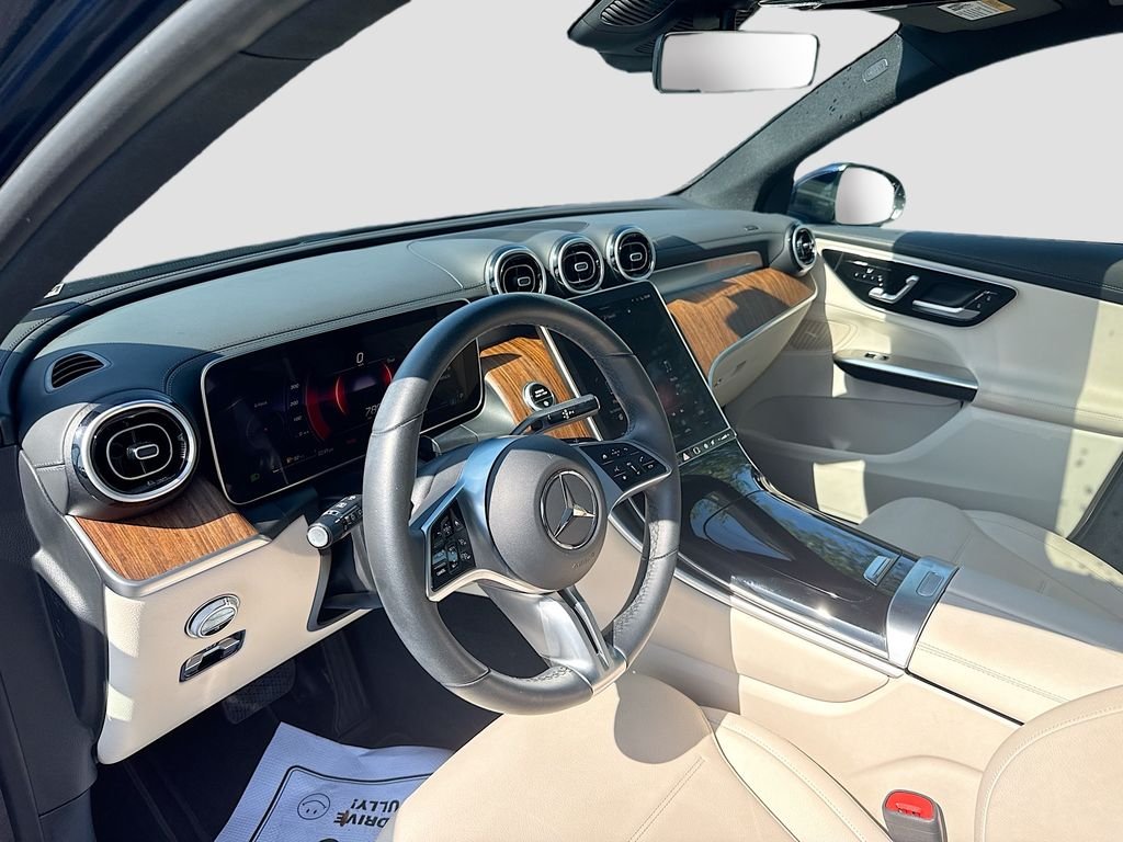 Used 2024 Nautical Blue Metallic Mercedes-Benz 300 image 9