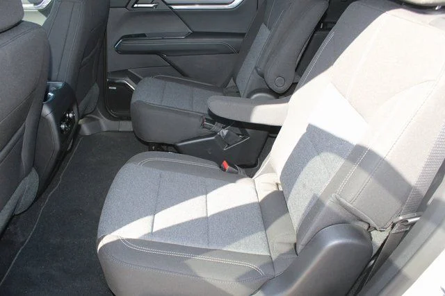 New 2026 White GMC Elevation image 9
