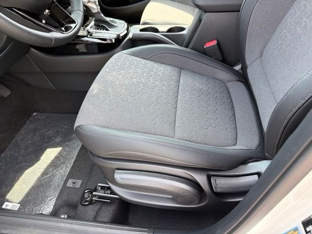 New 2026 Clear White / Black Roof Kia S image 12