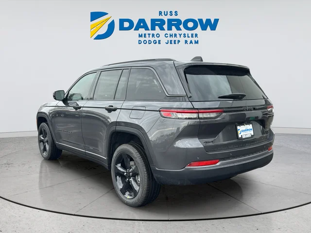 New 2026 Baltic Gray Metallic Clear-Coat Exterior Paint Jeep Limited image 3