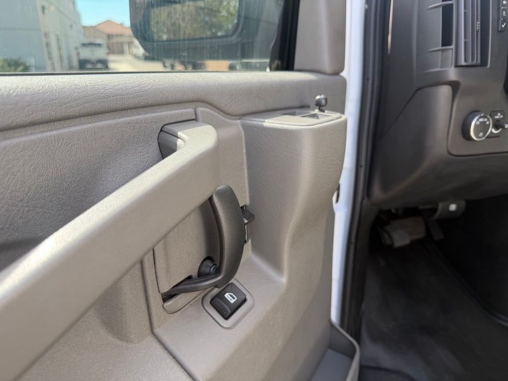 Used 2023 White Chevrolet Work Van image 18