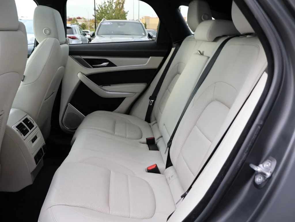 Used 2025  Jaguar P250 R-Dynamic S image 12
