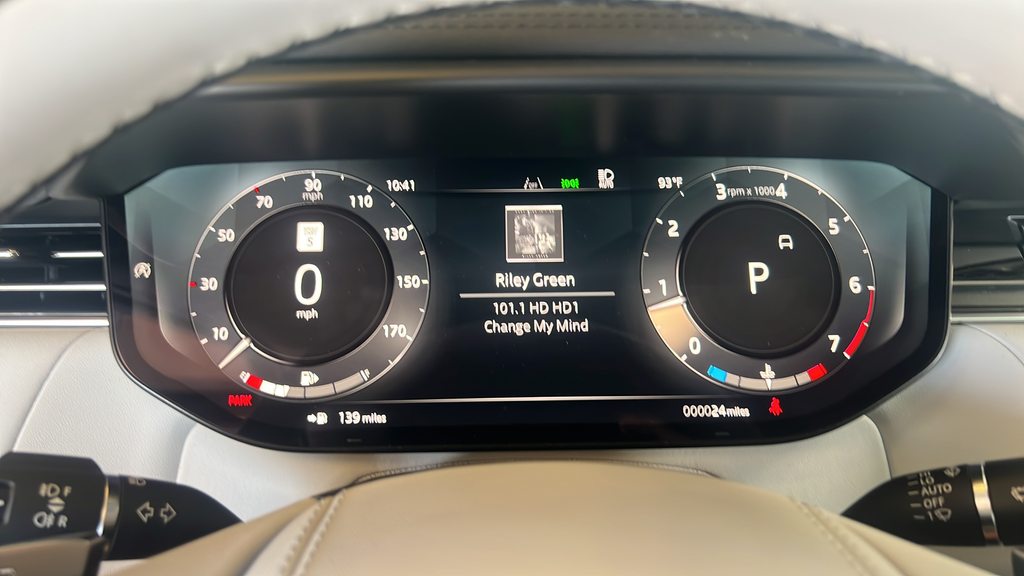 New 2026 Fuji White LAND ROVER Dynamic SE image 30