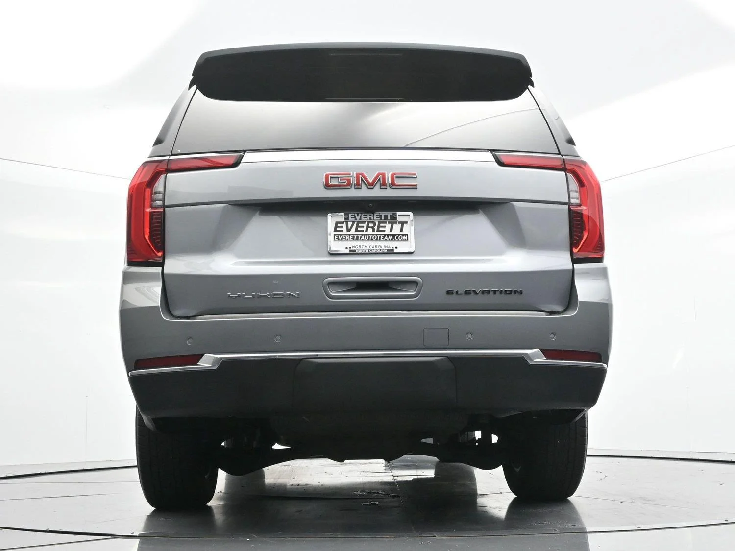 Used 2025 Sterling Metallic GMC Elevation image 46