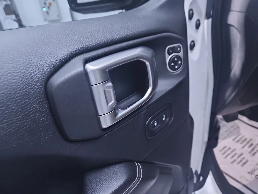 Used 2020 White Jeep Rubicon image 13