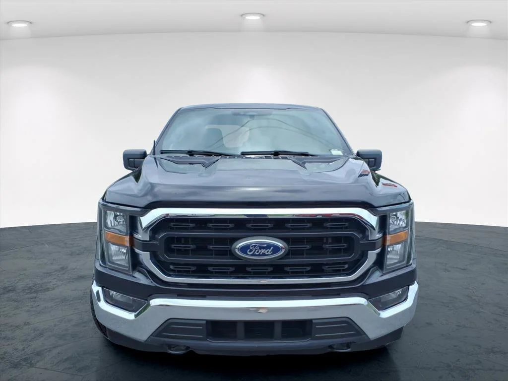 Used 2023 Black Ford XLT image 3