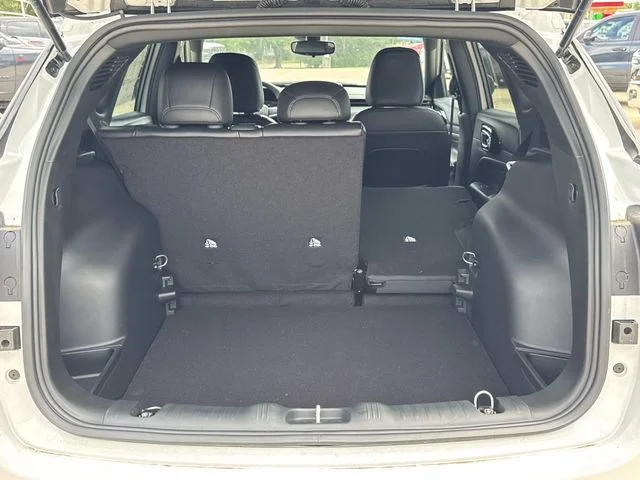 New 2026 White Jeep Latitude image 10