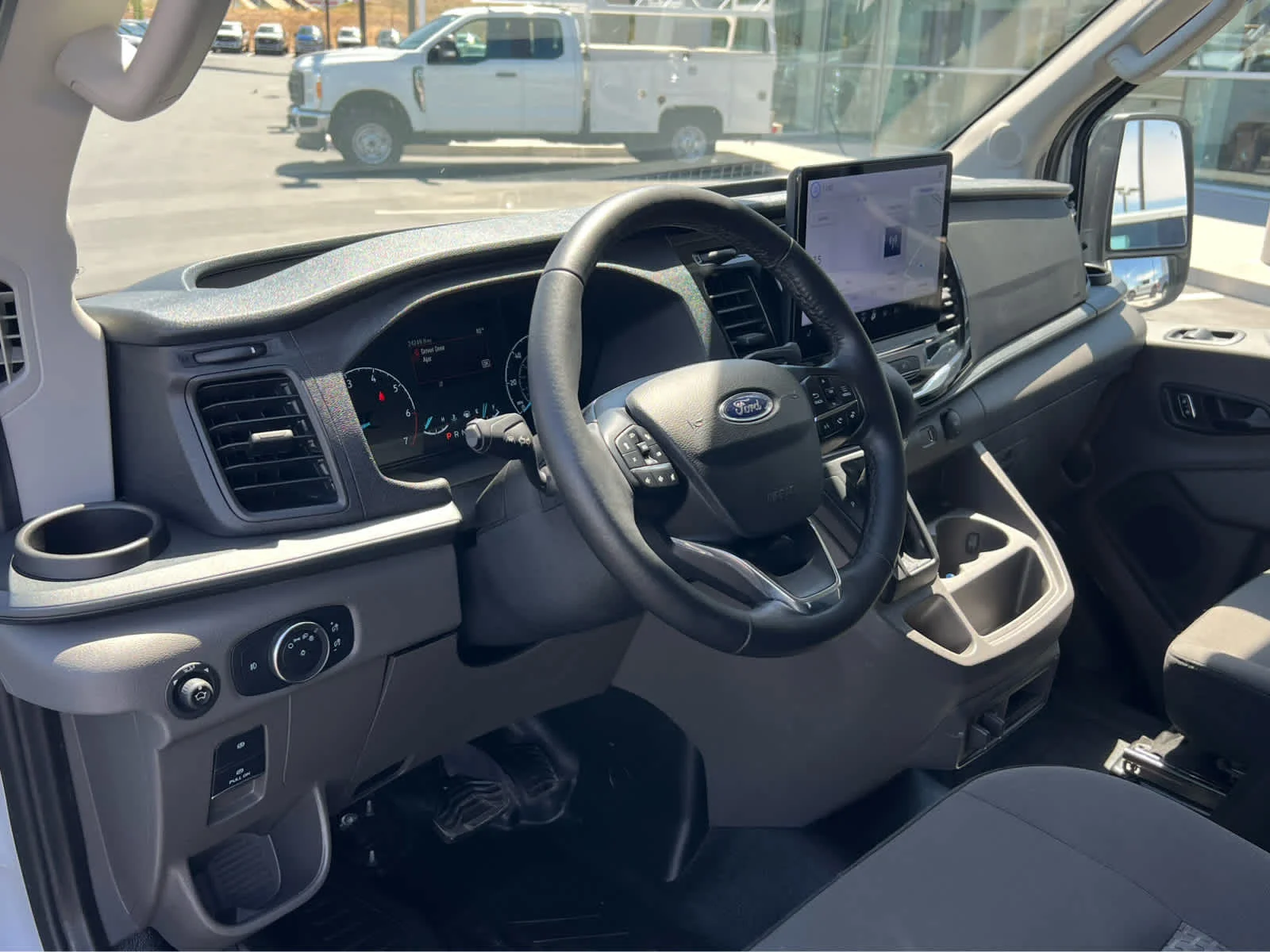 2025 Ford Transit Passenger Van XLT - Photo 28