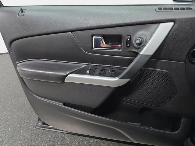 Used 2014 Tuxedo Black Metallic Ford SE image 24