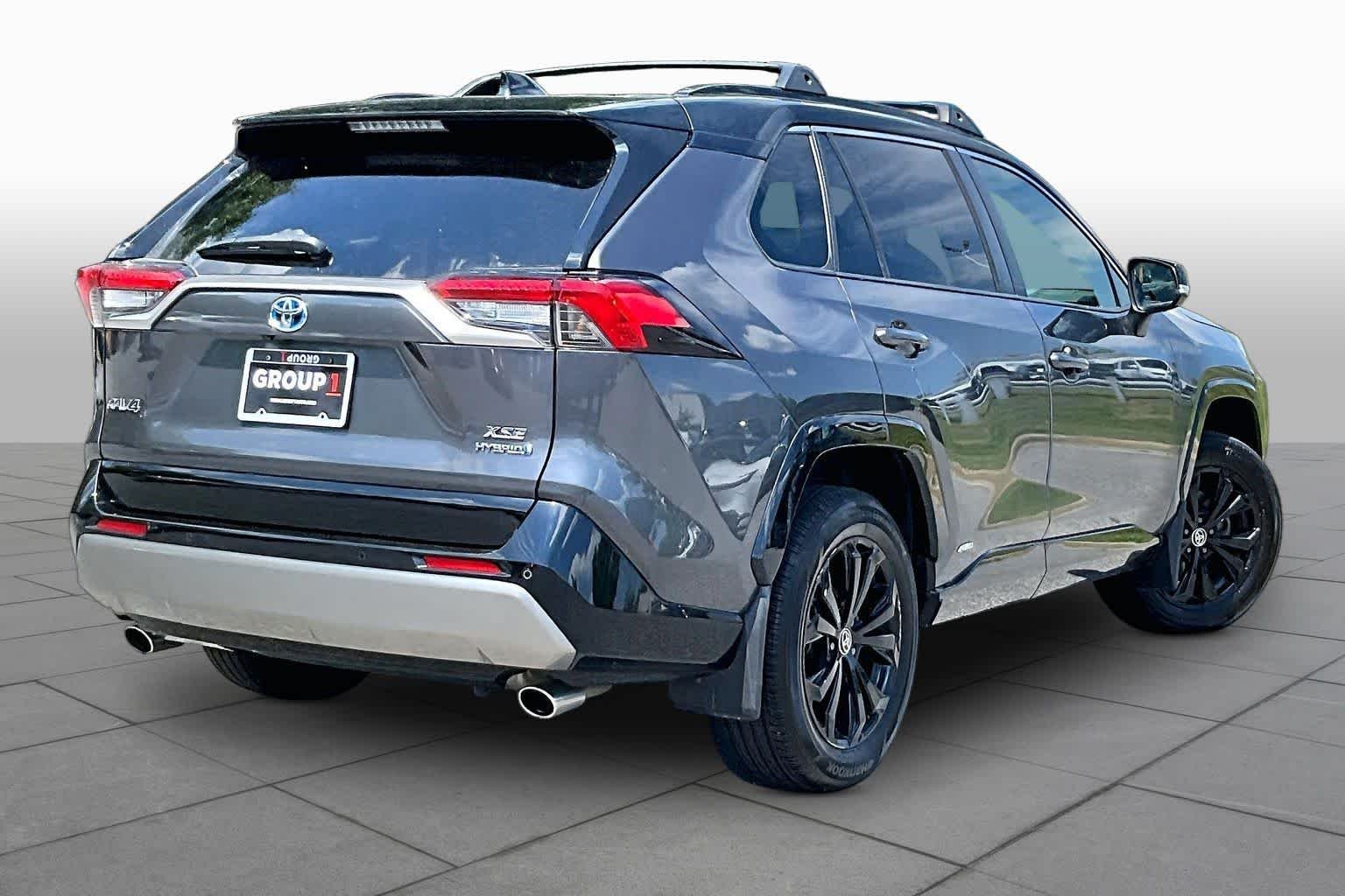 Used 2022 Magnetic Gray Metallic/Midnight Black Metallic Toyota Hybrid XSE image 13