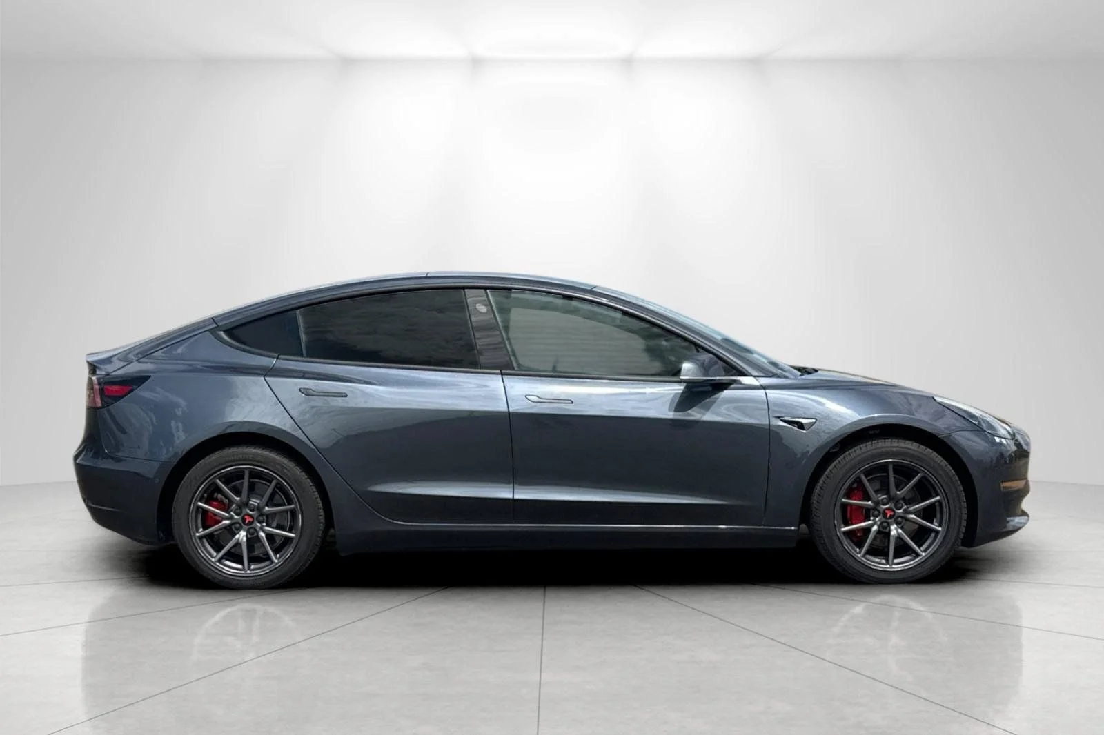 Used 2020 Gray Tesla Standard image 2