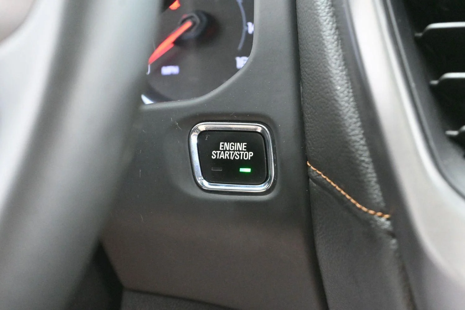 Used 2023 Summit White GMC AT4 image 28