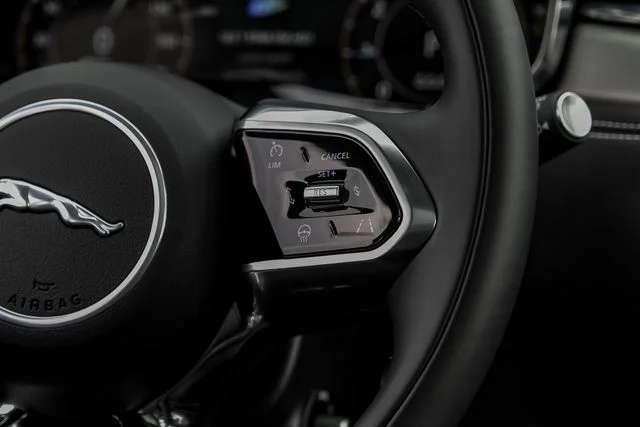 2026 Jaguar F-Pace R-Dynamic S - Photo 22
