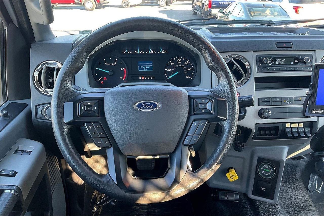 Used 2021 OXFORD WHITE Ford EXTENDED CAB CHASSIS-CAB image 10