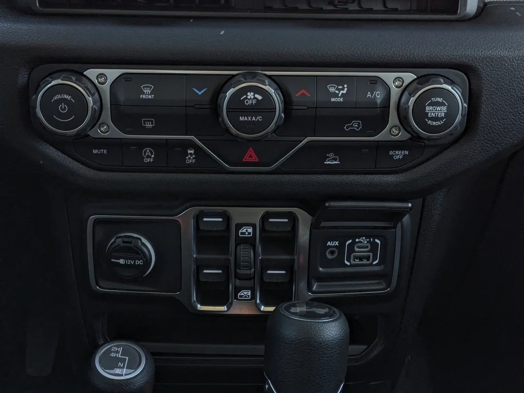 New 2026 Grey Jeep Sport - - 4x4 - 3.6L V6 Engine - 12.3 Uconnect 5 - 3- Piece Hardtop & More! image 20