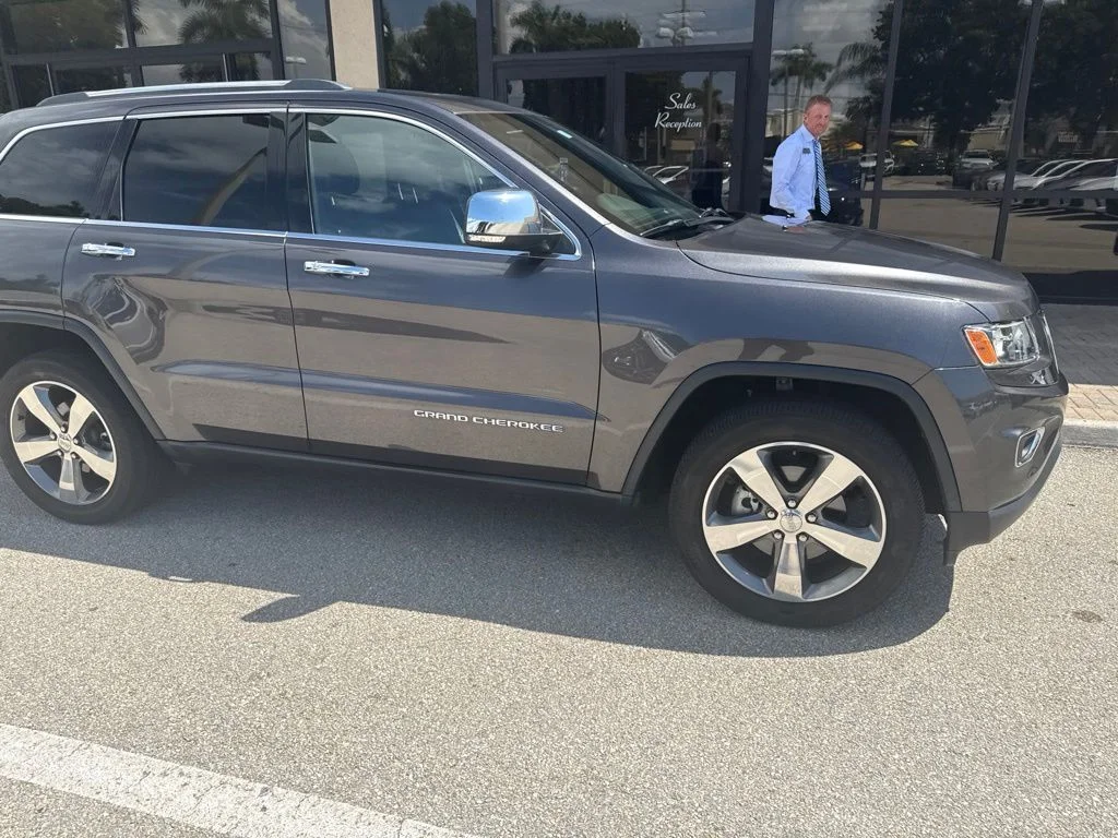 Used 2016 Gray Jeep Limited image 19