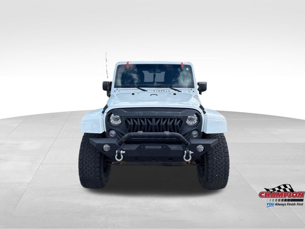 Used 2018  Jeep Unlimited Sahara image 8