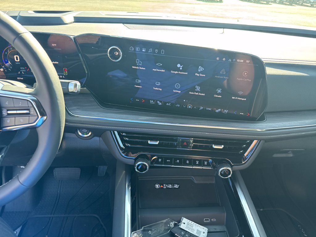 2026 Chevrolet Suburban Premier - Photo 17