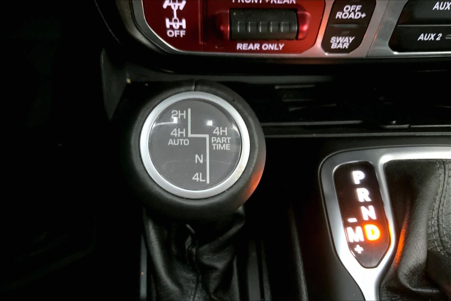 Used 2024 Earl Clearcoat Jeep Rubicon X image 36
