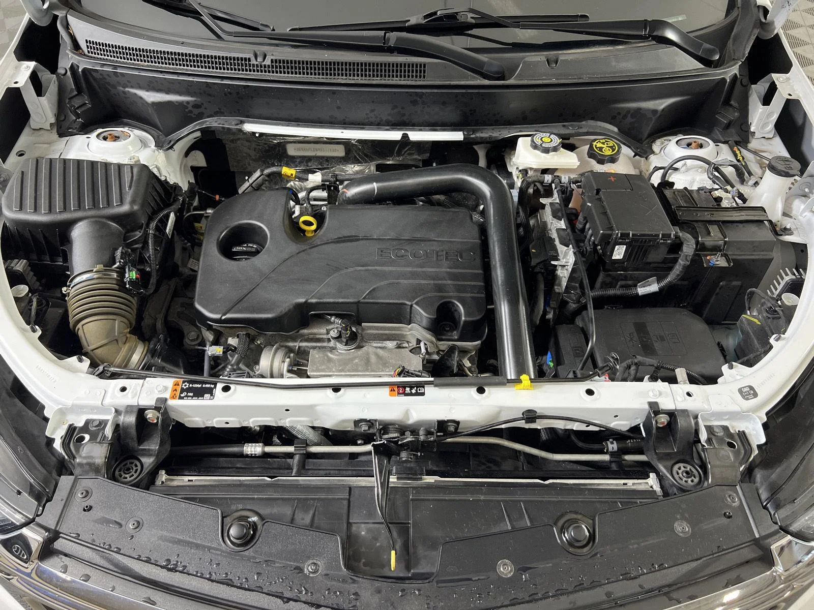 Used 2024 Summit White Chevrolet LT image 23