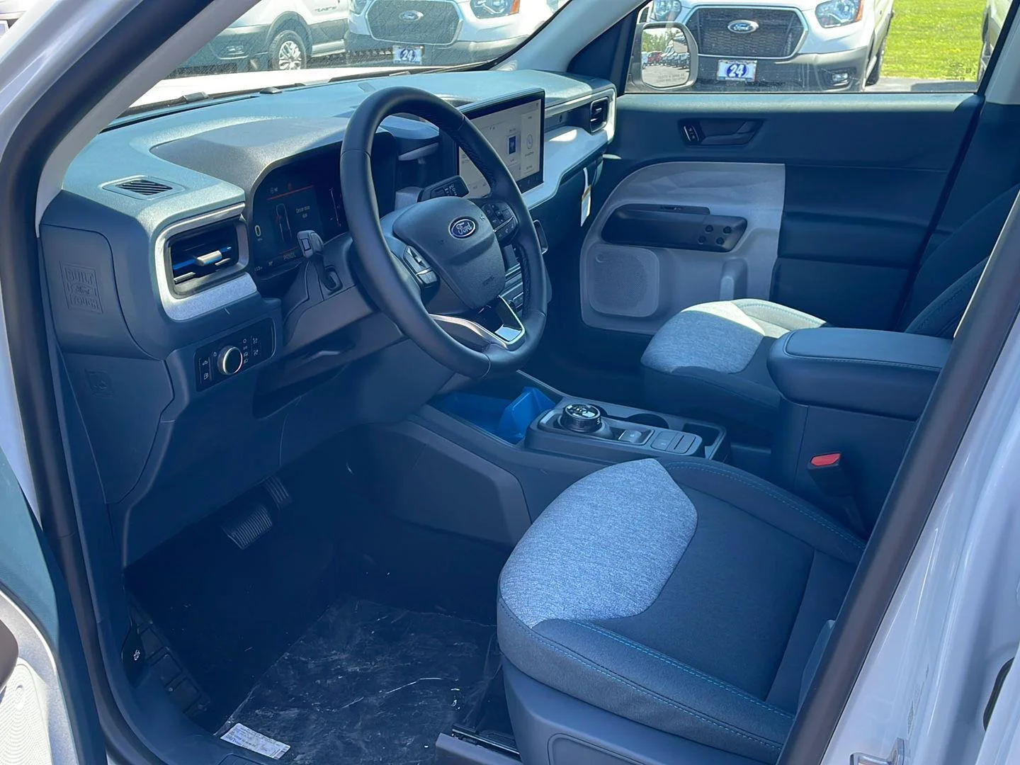 New 2026 Oxford White Ford XLT image 11