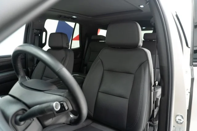 Used 2023  Chevrolet Z71 image 23