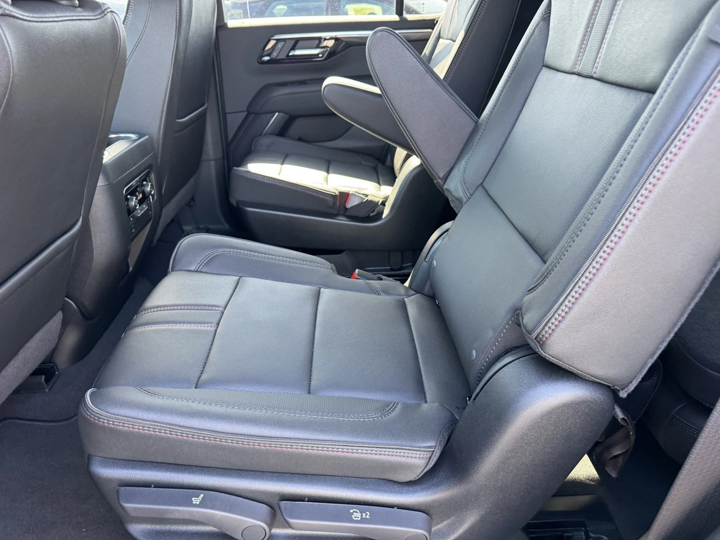 2026 Chevrolet Tahoe RST - Photo 11