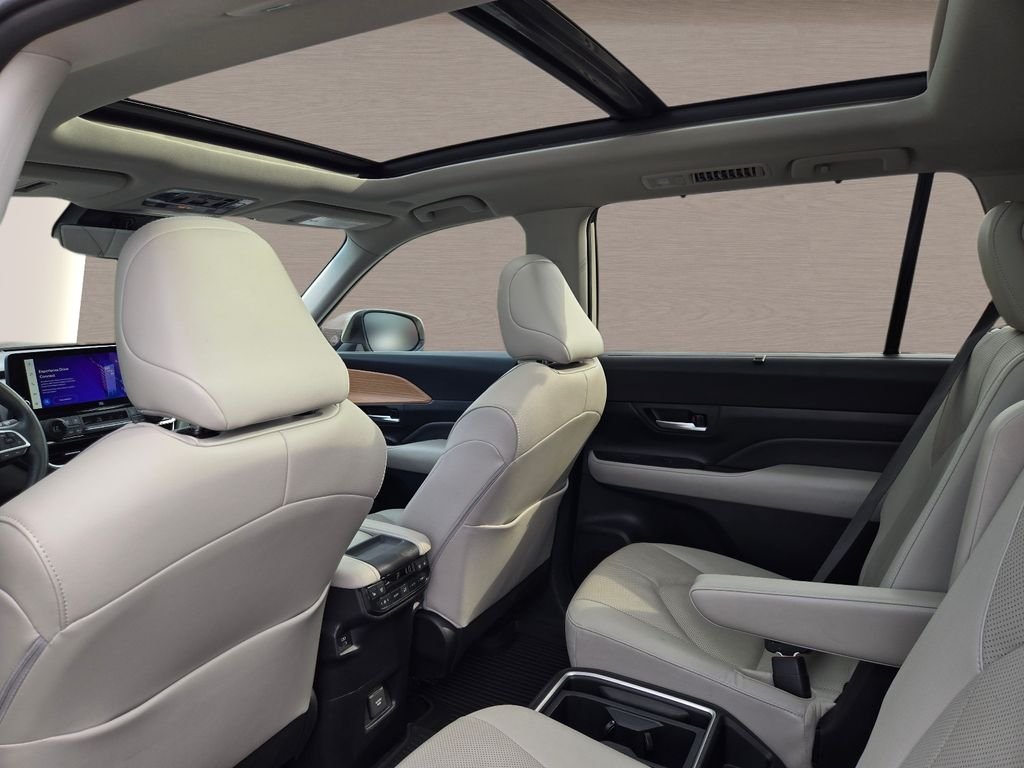 Used 2024 White Toyota Platinum image 15